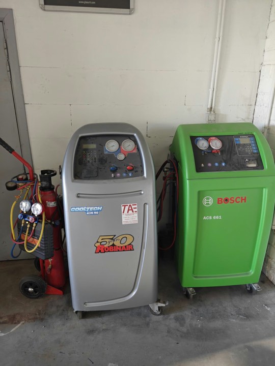Servicestations voor airco's in de werkplaats